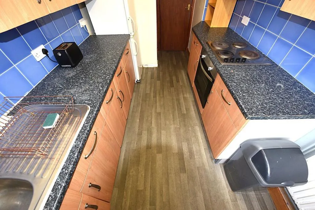 1 bedroom house share for rent
