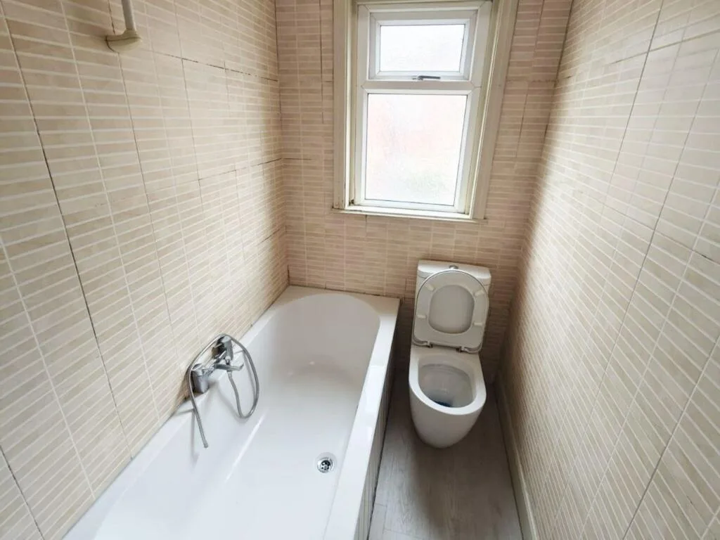 1 bedroom house share for rent