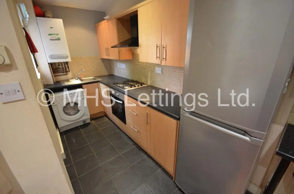 1 bedroom house share for rent