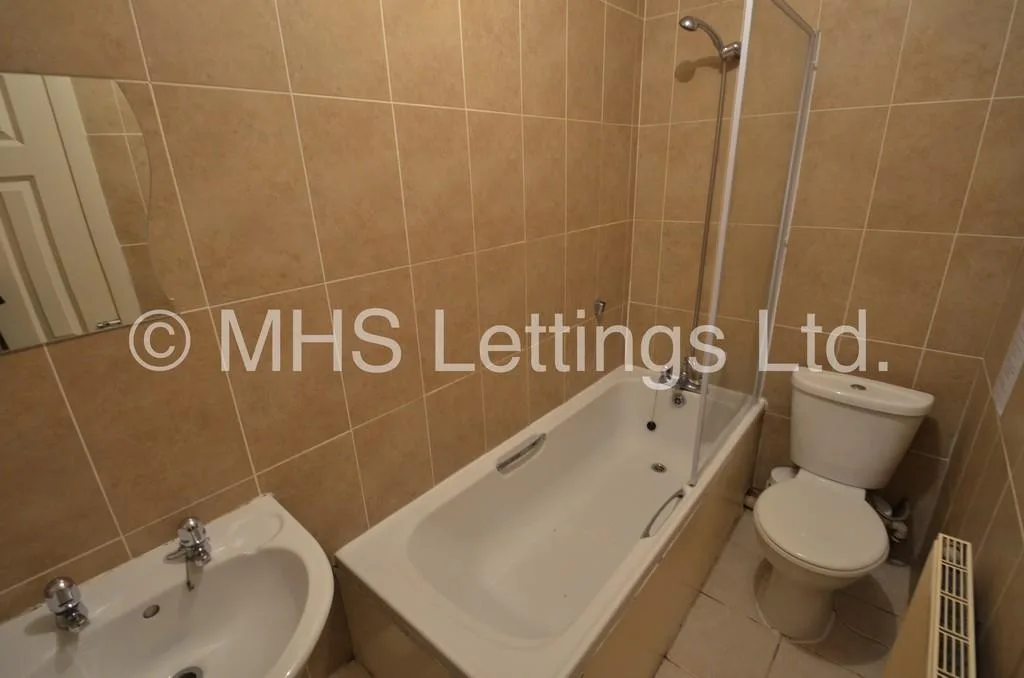 1 bedroom house share for rent
