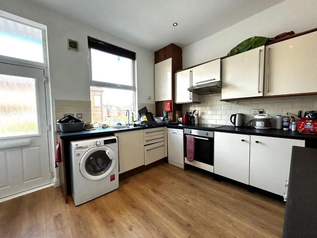 1 bedroom house share for rent