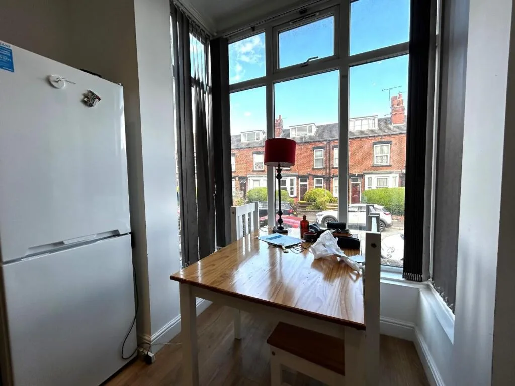 1 bedroom house share for rent