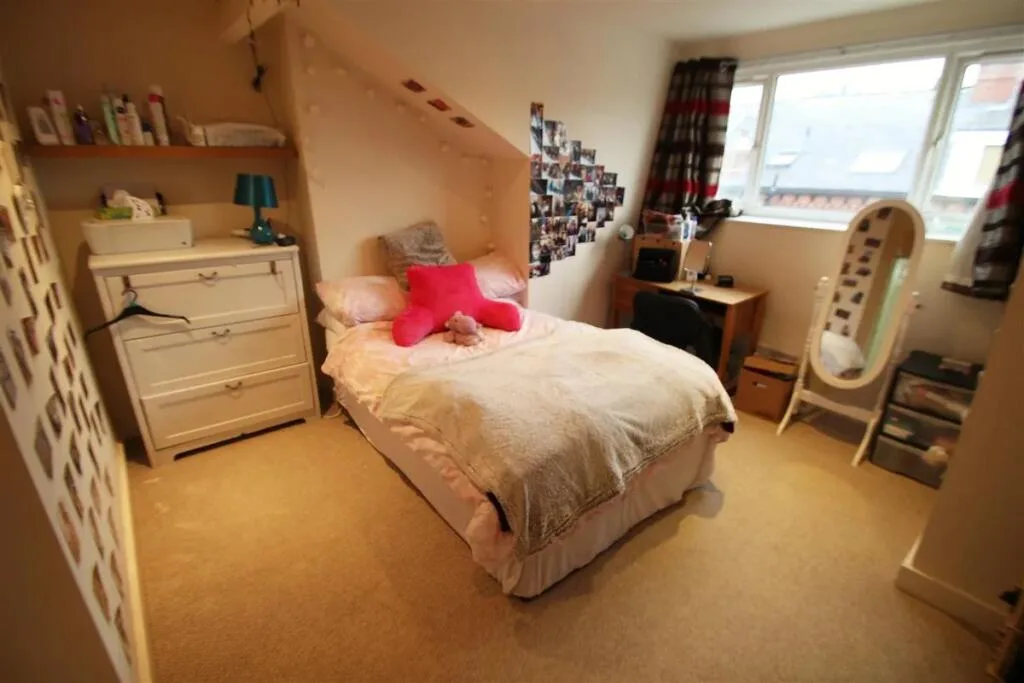 1 bedroom house share for rent