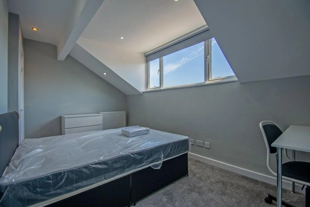 1 bedroom house share for rent