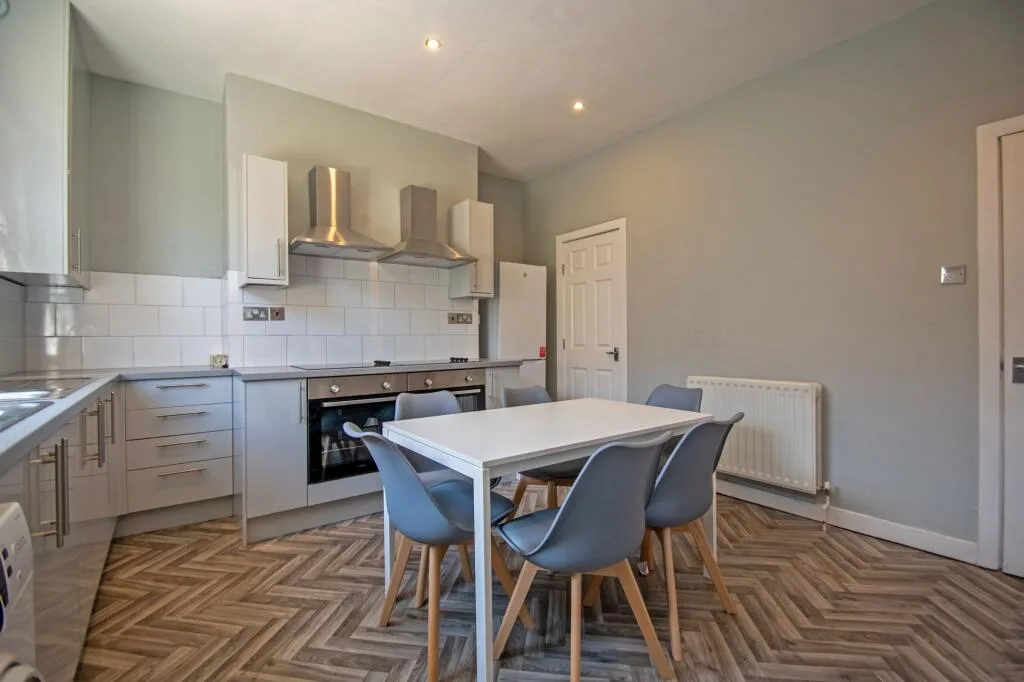 1 bedroom house share for rent