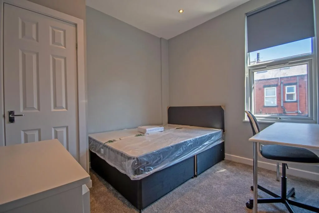 1 bedroom house share for rent