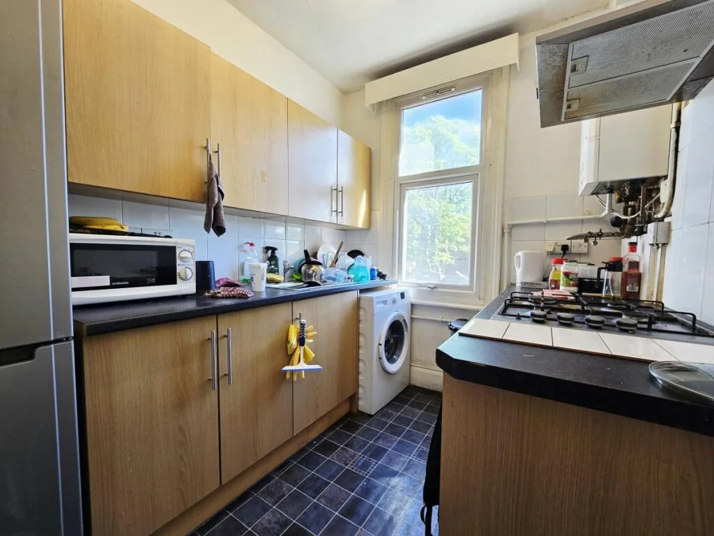 1 bedroom house share for rent