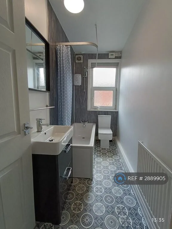 1 bedroom house share for rent