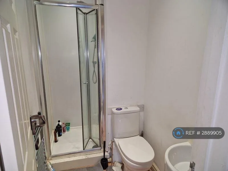 1 bedroom house share for rent