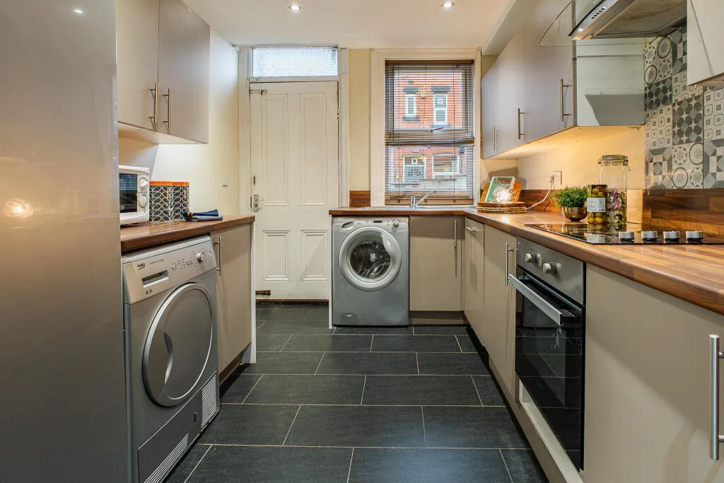 1 bedroom house share for rent