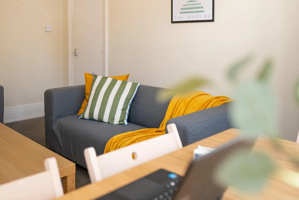 1 bedroom house share for rent