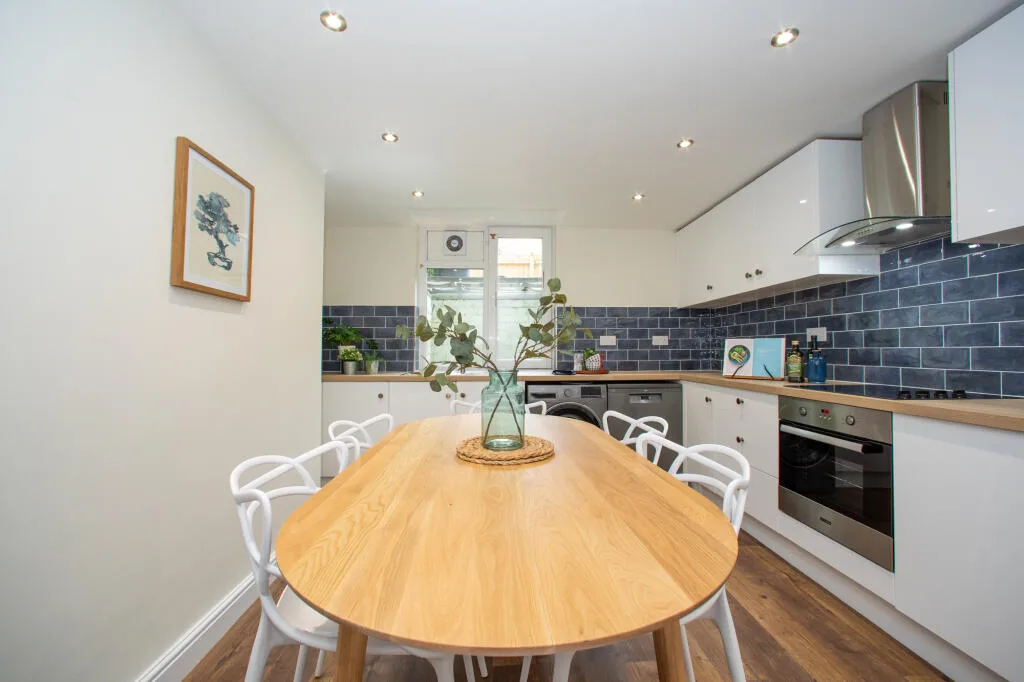 1 bedroom house share for rent