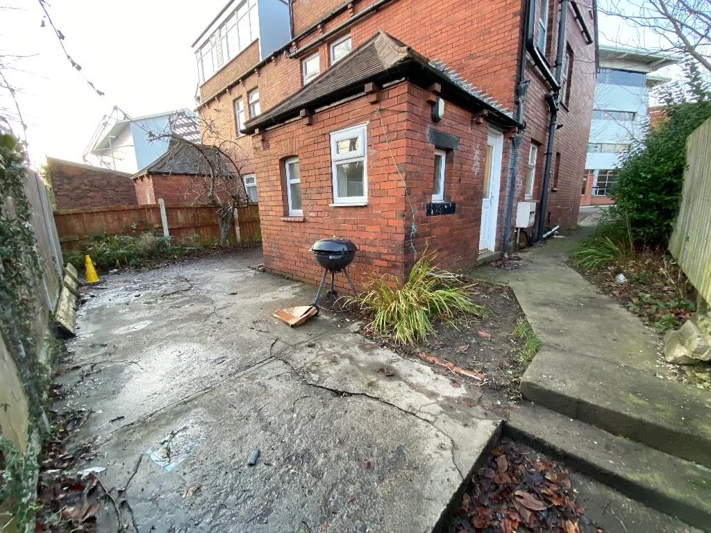 1 bedroom house share for rent