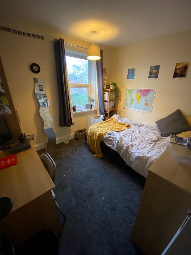 1 bedroom house share for rent