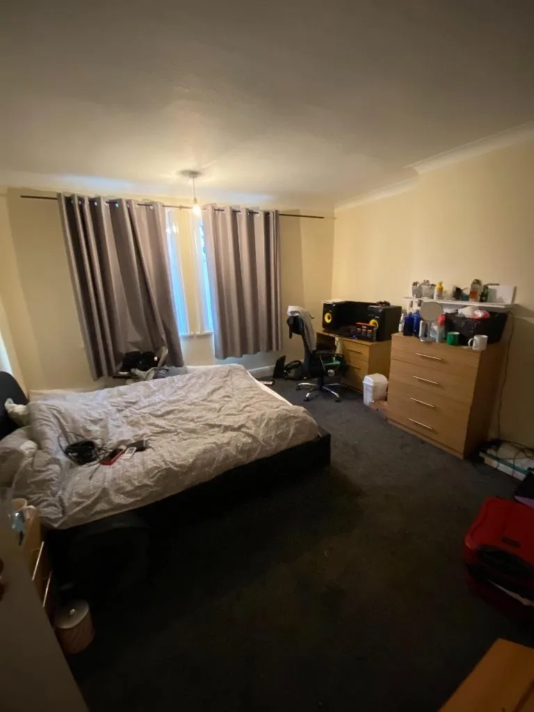 1 bedroom house share for rent