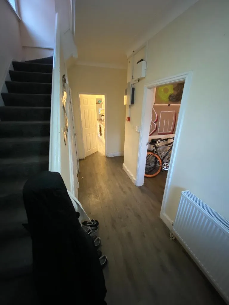 1 bedroom house share for rent
