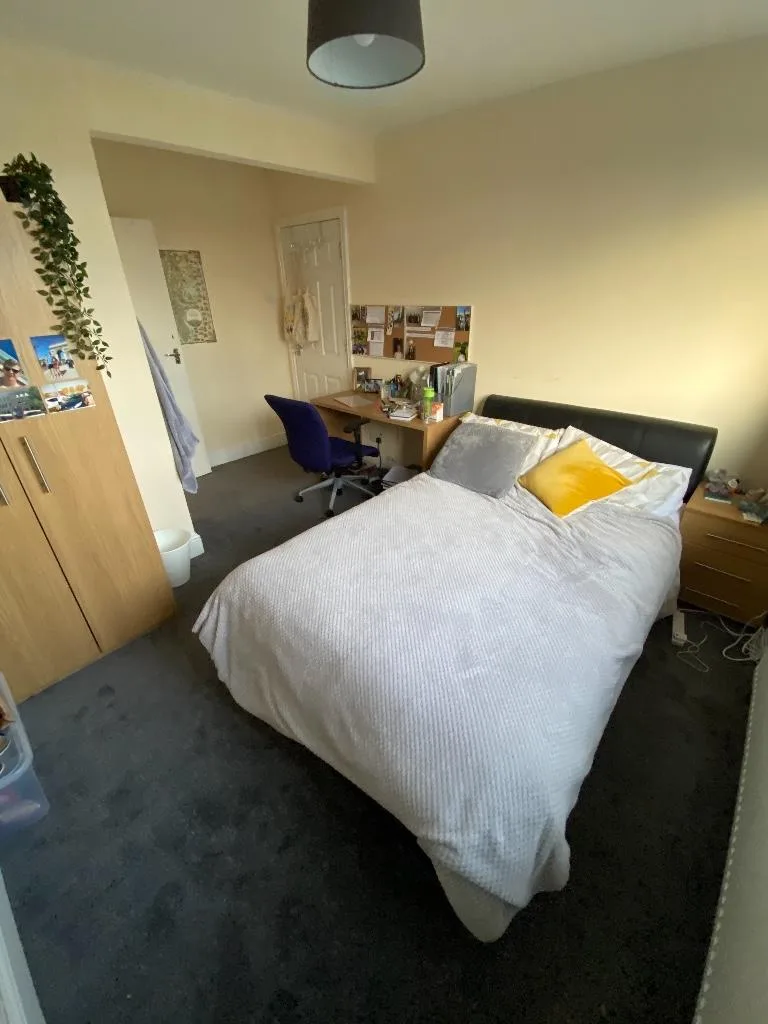 1 bedroom house share for rent