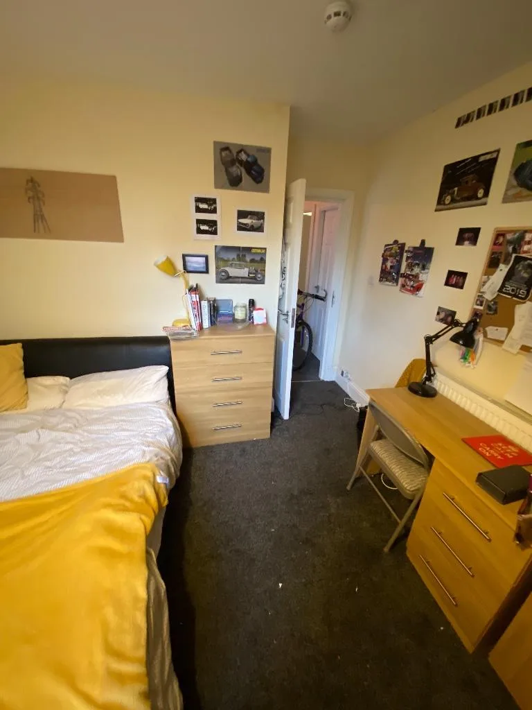 1 bedroom house share for rent