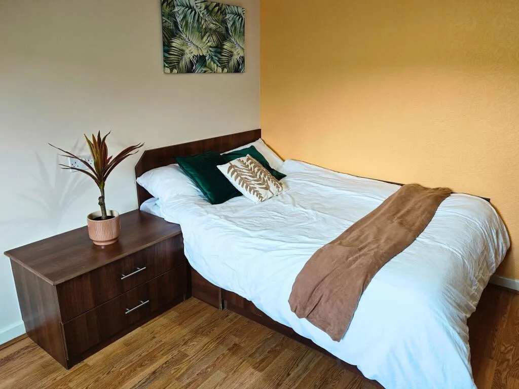 1 bedroom house share for rent