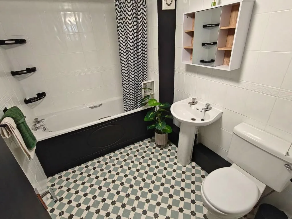 1 bedroom house share for rent