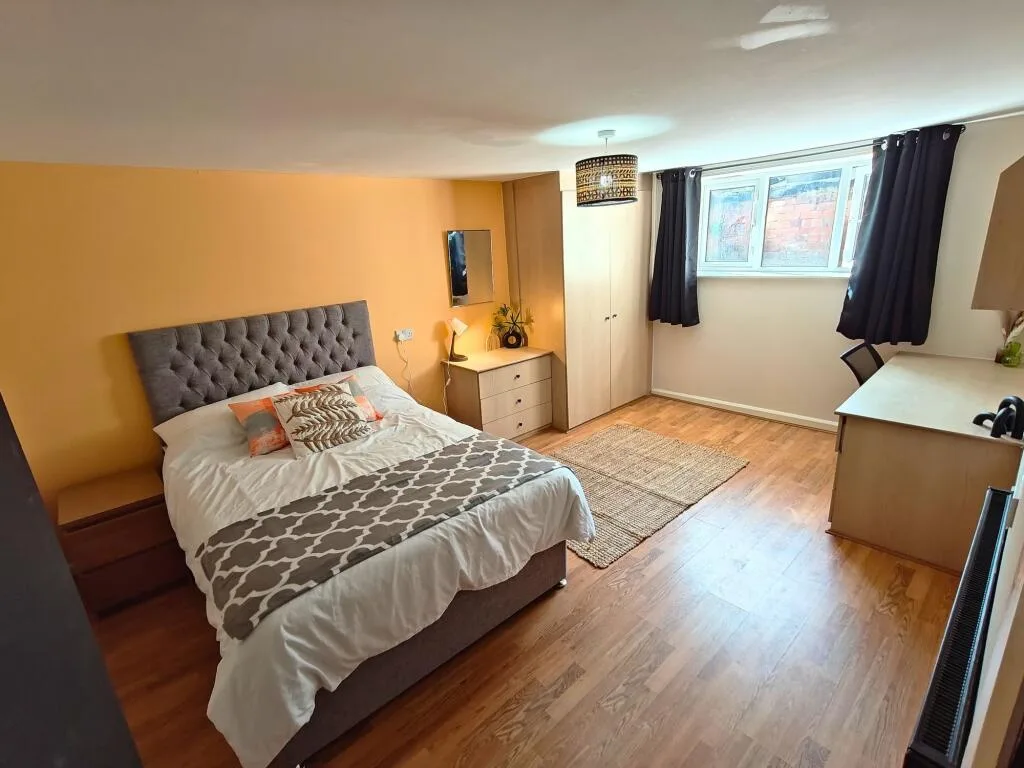1 bedroom house share for rent