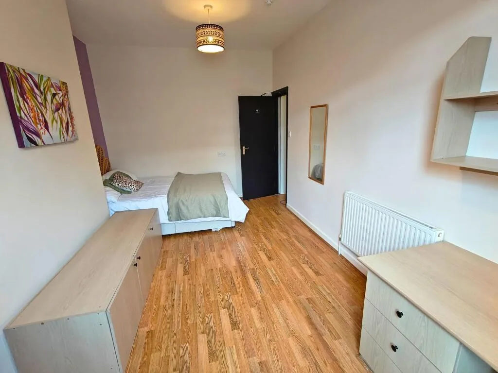 1 bedroom house share for rent