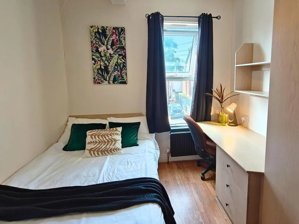 1 bedroom house share for rent