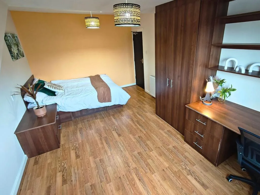 1 bedroom house share for rent