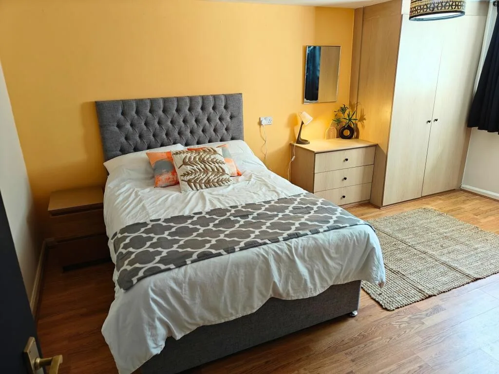 1 bedroom house share for rent