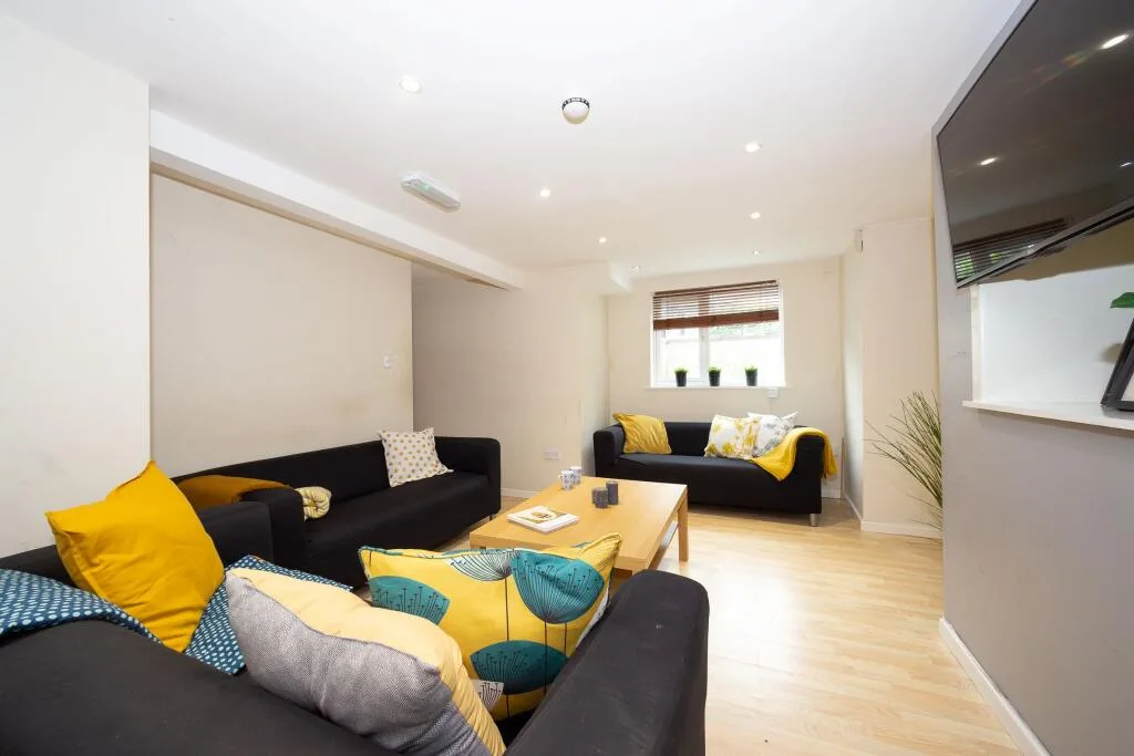1 bedroom house share for rent