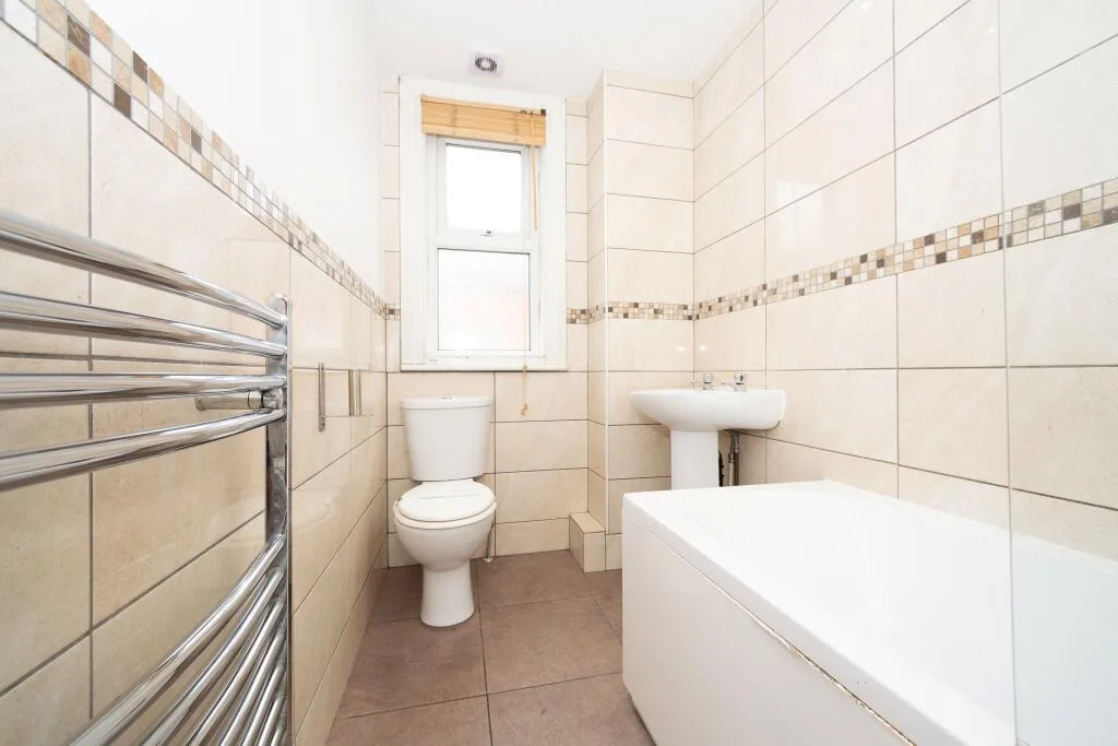 1 bedroom house share for rent