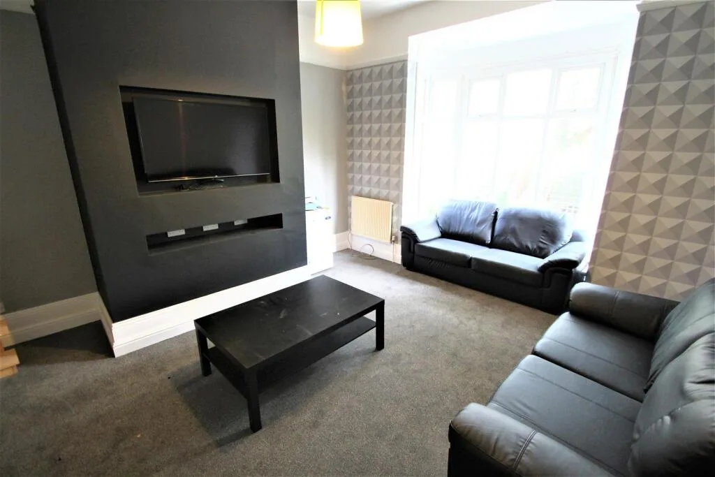 1 bedroom detached house for rent