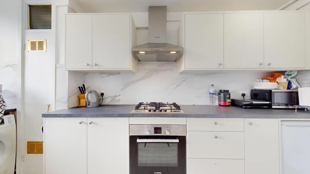 3 bedroom flat for rent