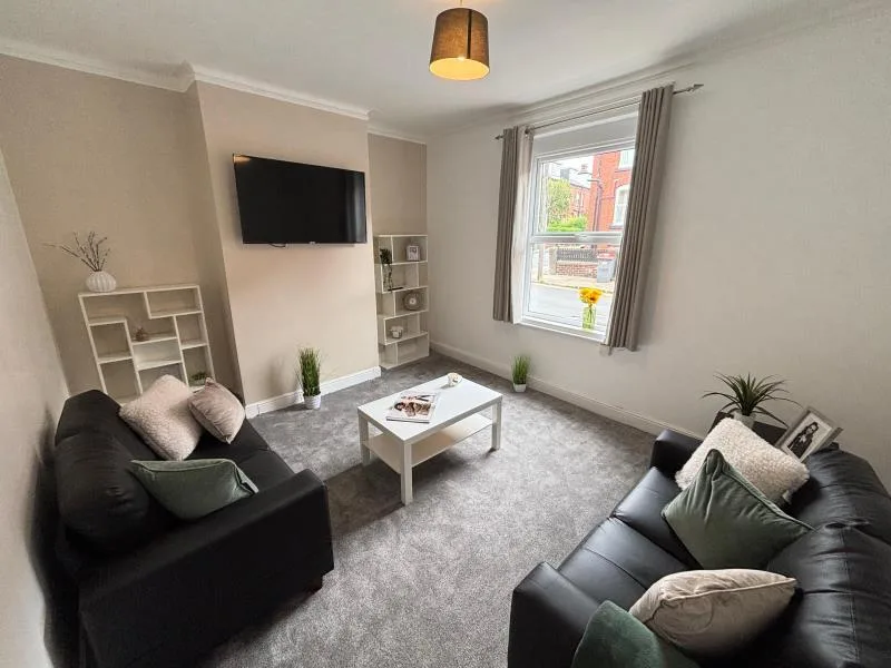 1 bedroom house share for rent