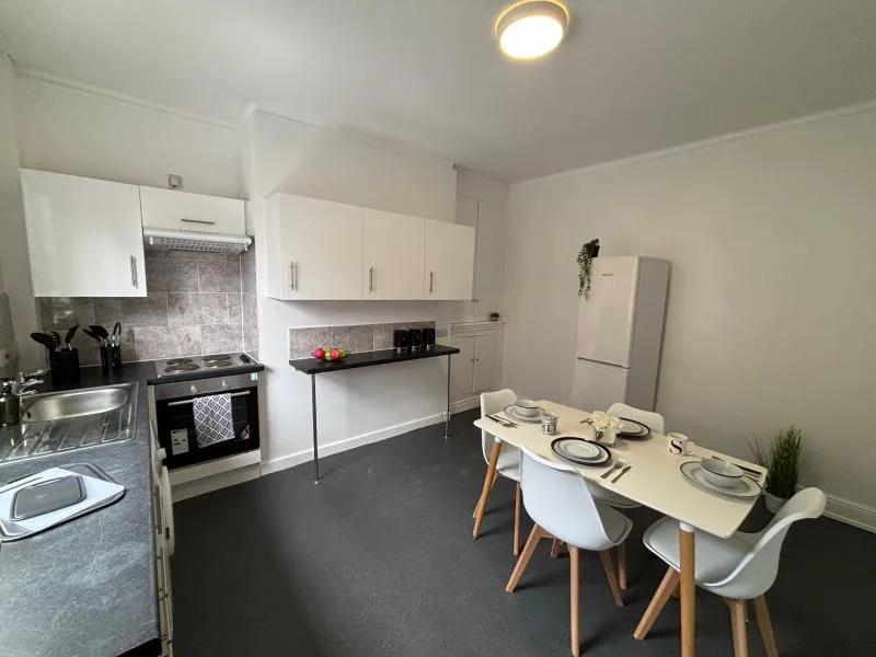 1 bedroom house share for rent