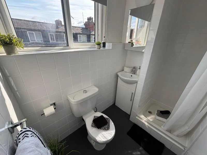 1 bedroom house share for rent
