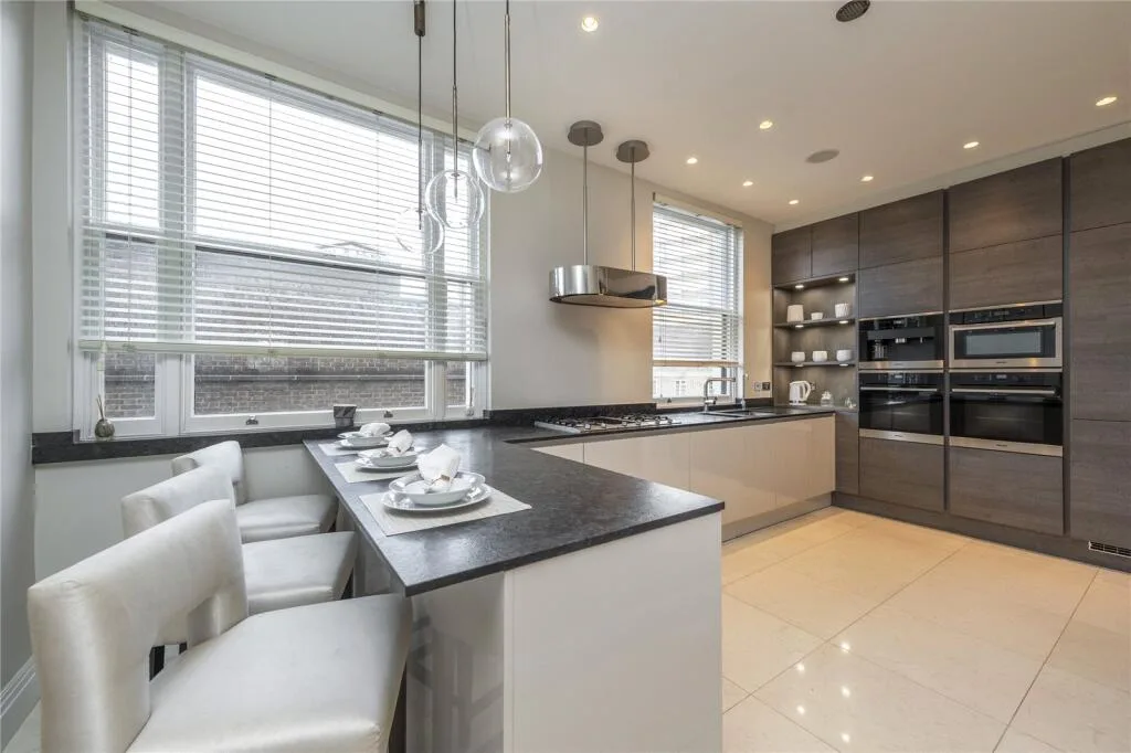 3 bedroom flat for rent