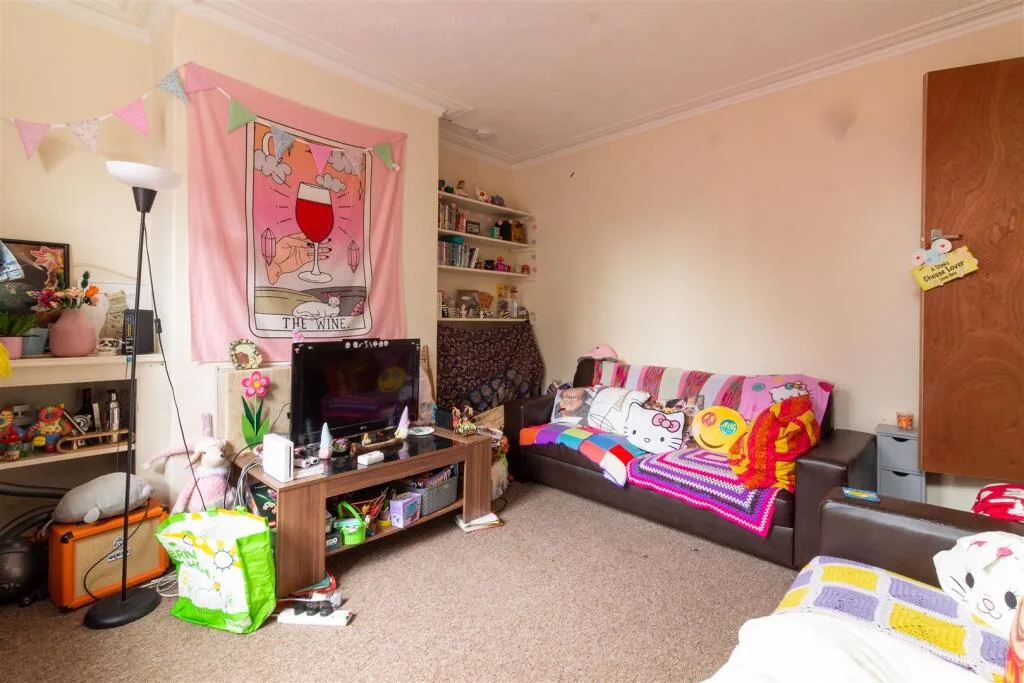 2 bedroom house for rent