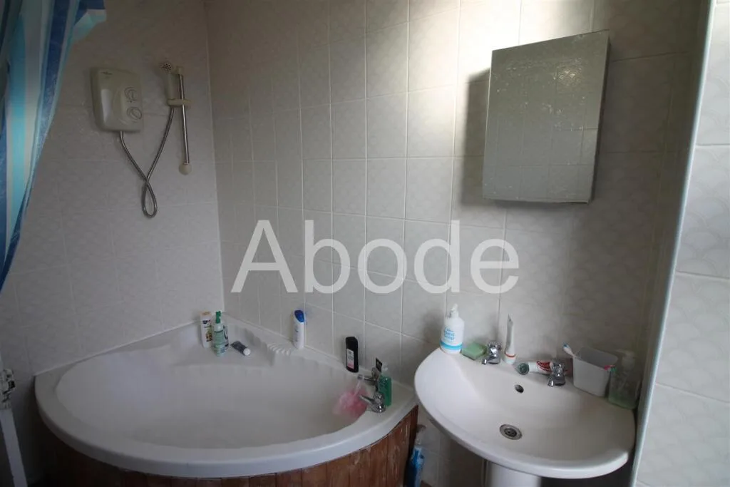2 bedroom house for rent