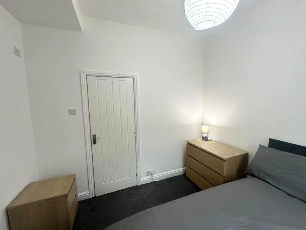 1 bedroom house share for rent