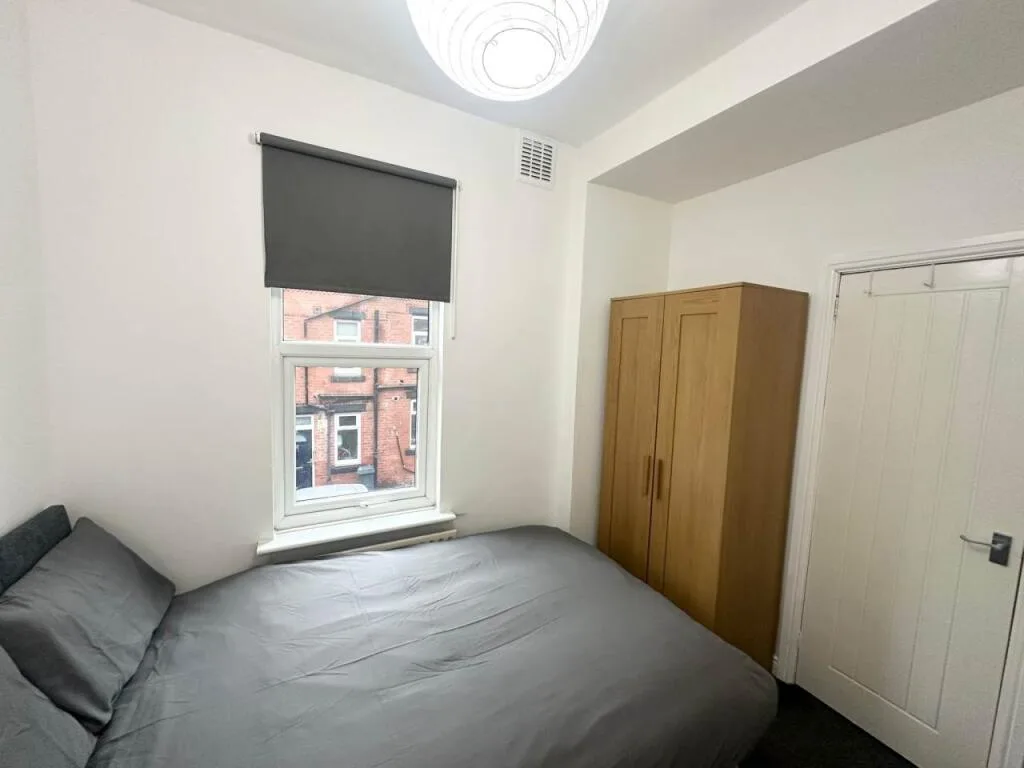 1 bedroom house share for rent