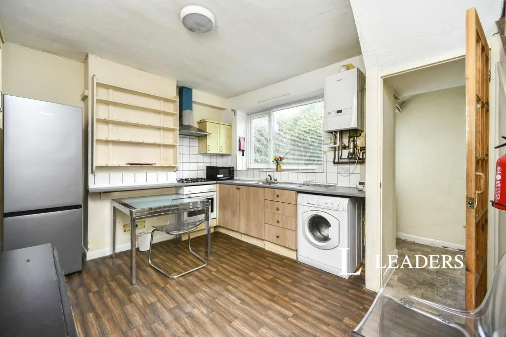 5 bedroom terraced house for rent