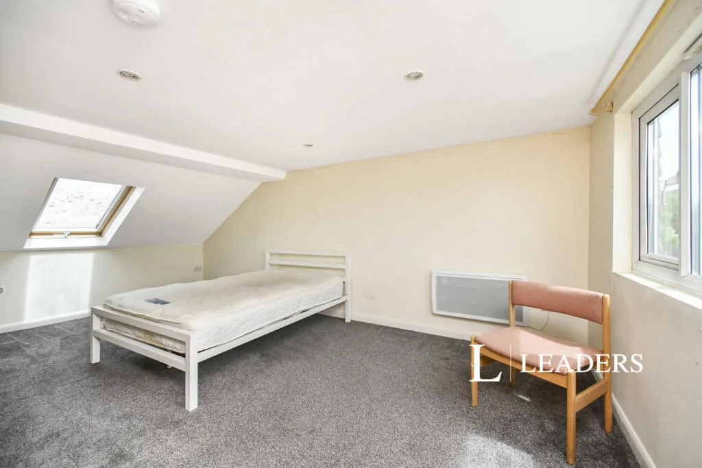 5 bedroom terraced house for rent