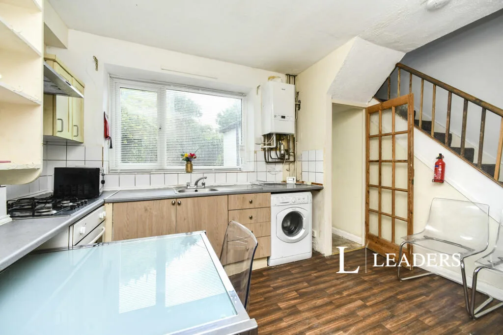 5 bedroom terraced house for rent
