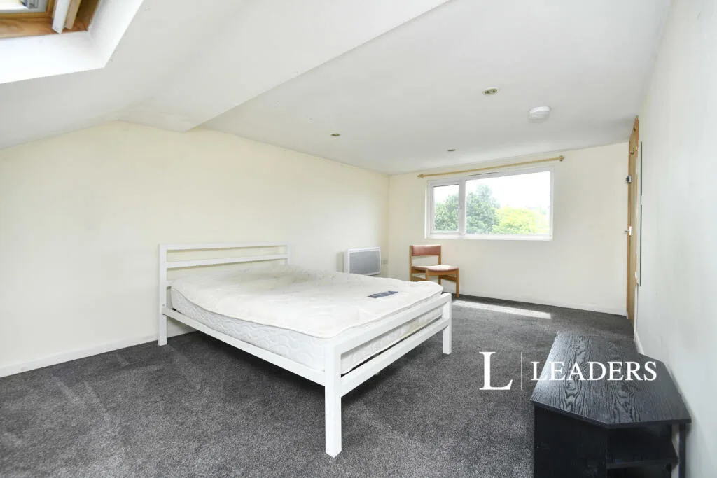 5 bedroom terraced house for rent
