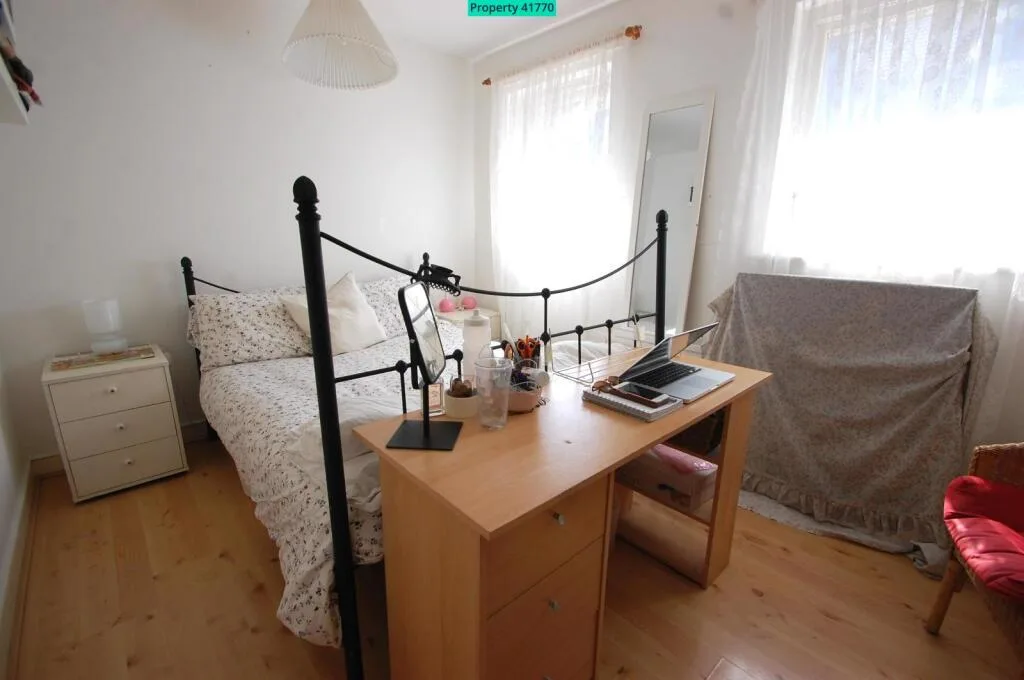 5 bedroom terraced house for rent