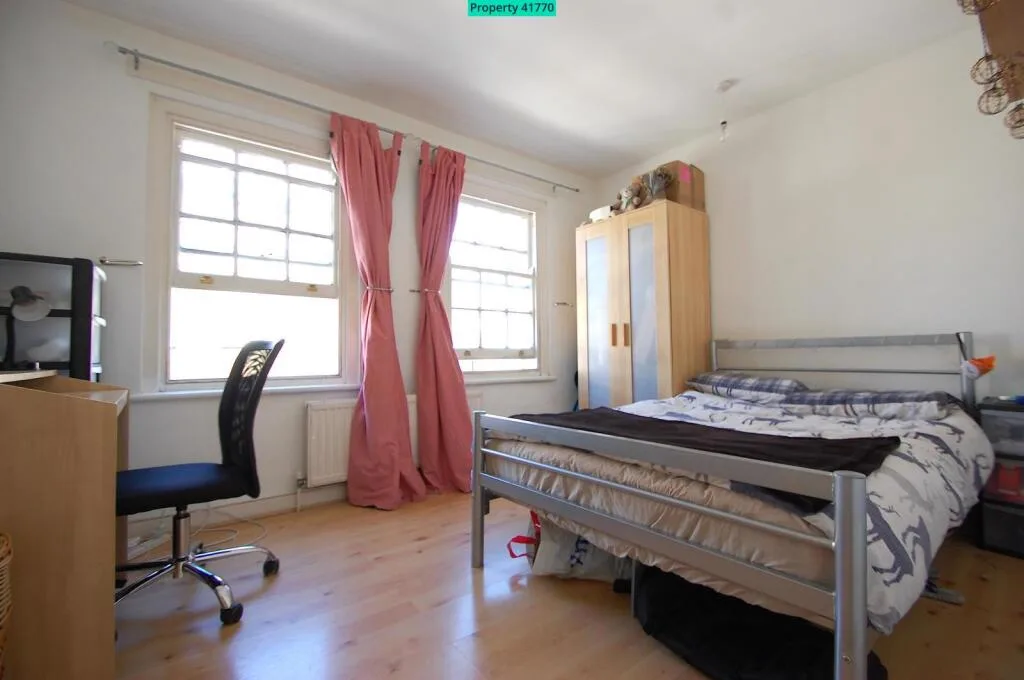 5 bedroom terraced house for rent