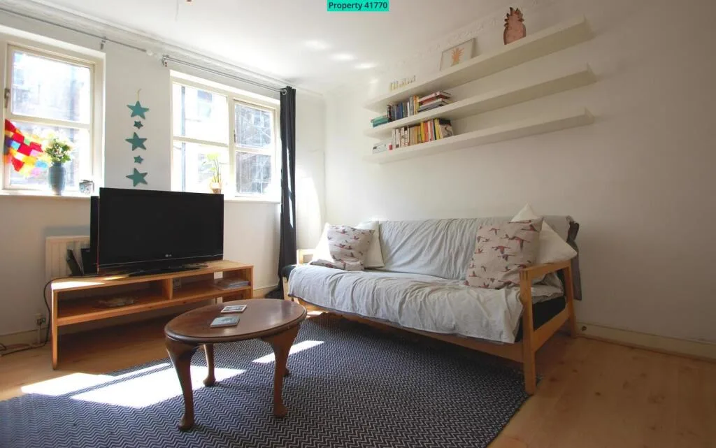 5 bedroom terraced house for rent