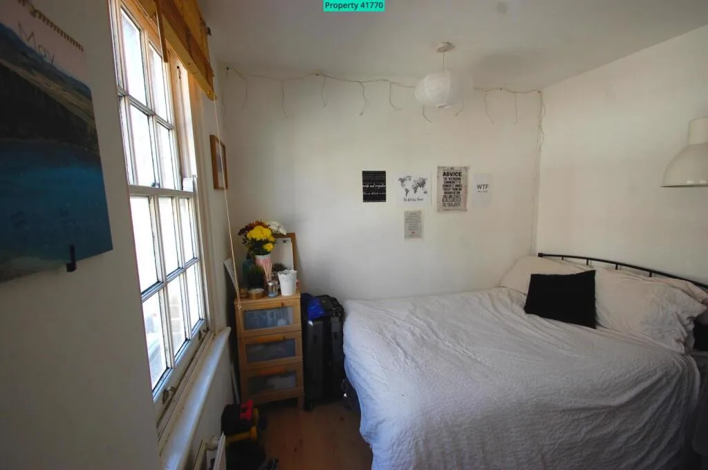 5 bedroom terraced house for rent