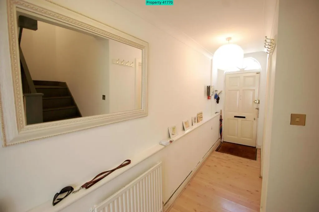 5 bedroom terraced house for rent